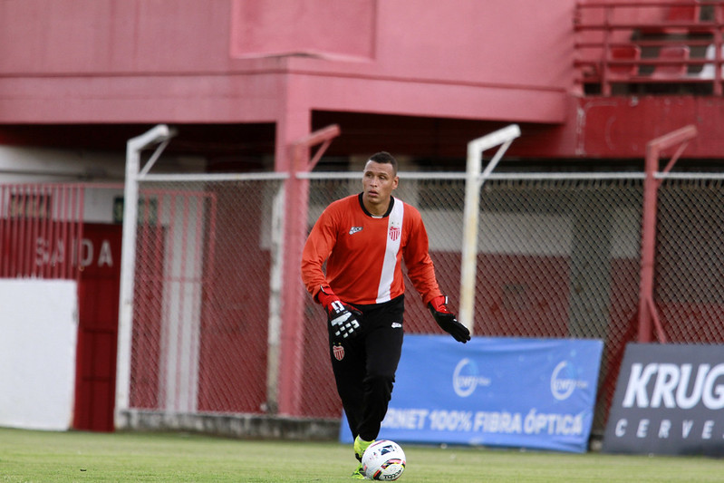 Villa Nova ainda busca primeira vitória e goleiro Glaycon busca se recuperar no campeonato