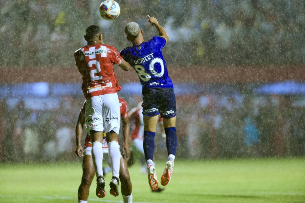 Villa Nova lutou mas foi derrotado pelo Cruzeiro.