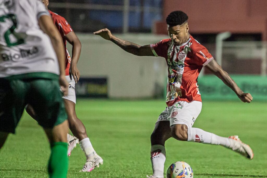 Villa Nova e Ipatinga empatam em 3 a 3 no Alçapão do Bonfim
