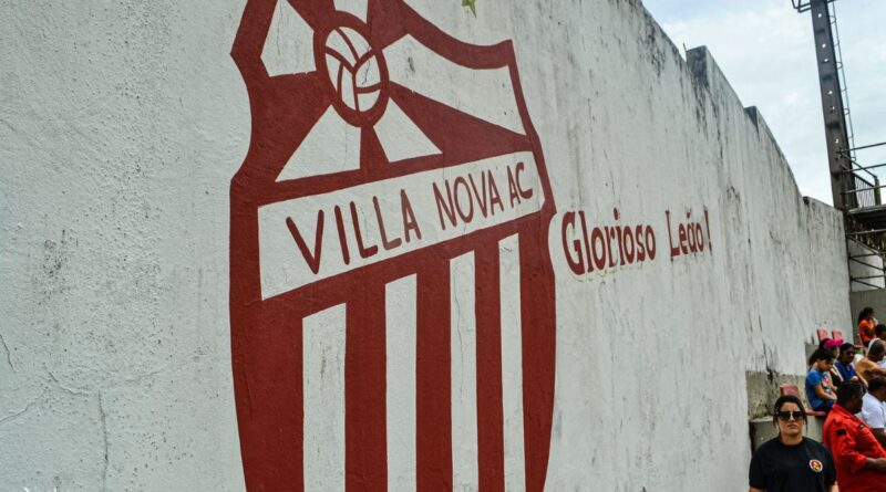 Escudo do Villa Nova Atlético Clube no Alcapão do Bonfim, em Nova Lima MG