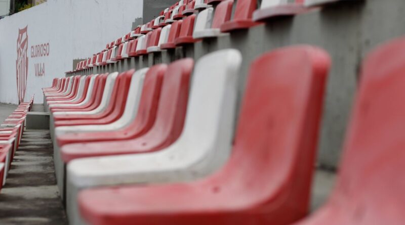 Cadeiras do Alçapão do Bonfim em Nova Lima, estádio do Villa Nova